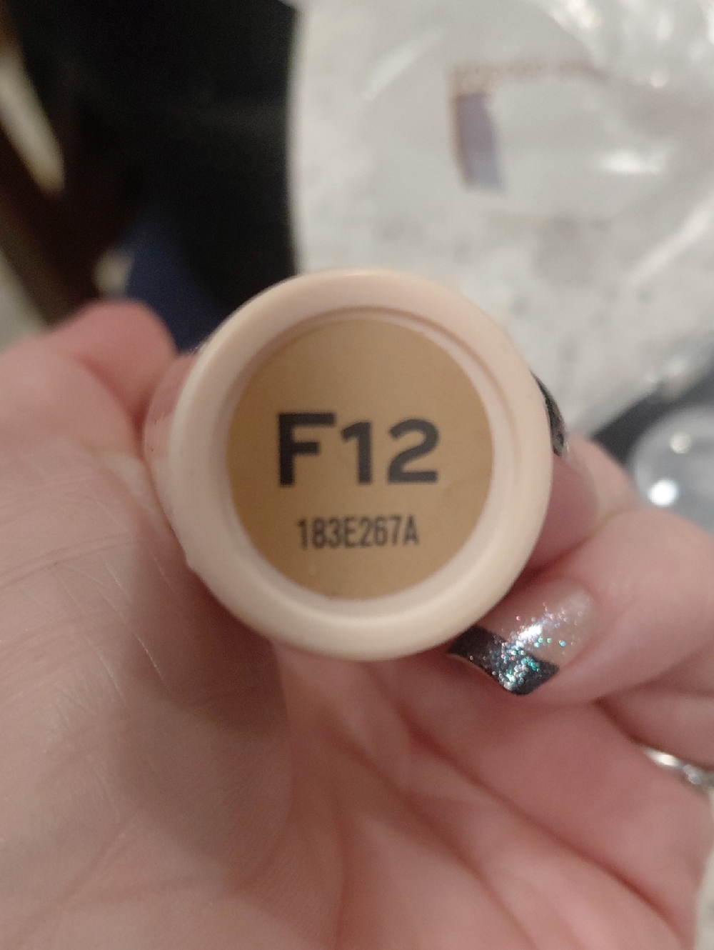wet n wild Brown & Gold Makeup Set with Natural Lashes - Picture 4 of 12